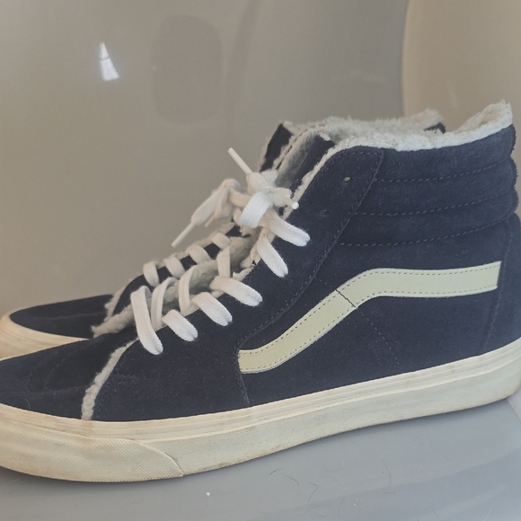 Vans Other - Vans Men's Navy Faux Fur Lined High-Top Sneakers
